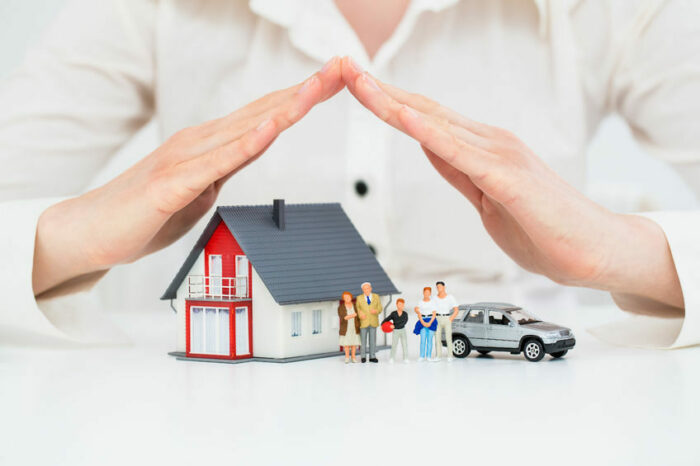 55613532-insurance-home-house-live-car-protection-protect-concepts